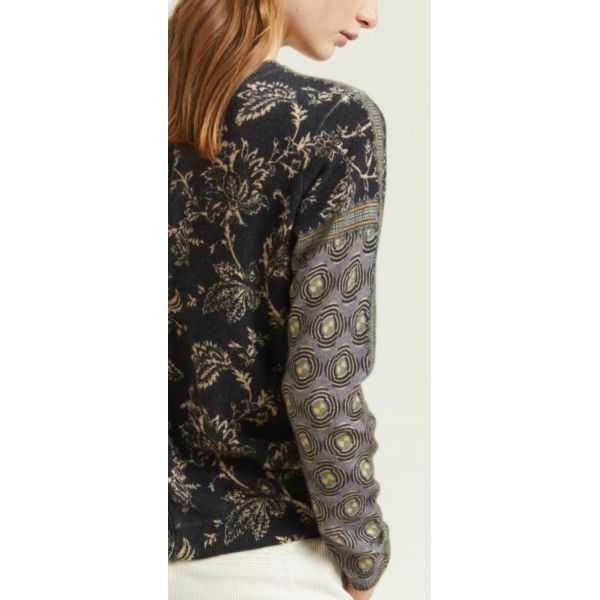 Jacket with pockets and Damask print