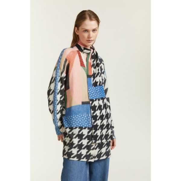 Scarf with Pied de poule print