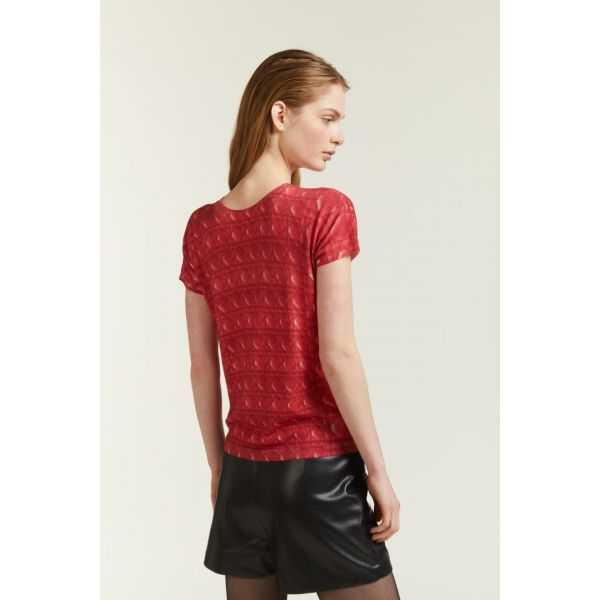 Short kimono sleeved sweater with Matelassè print double use
