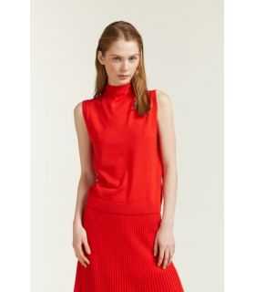 Sleeveless turtleneck