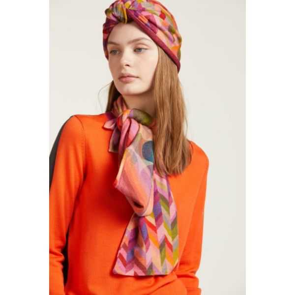 Scarf with Chevron print