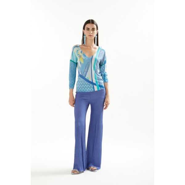 V neck sweater with 3/4 sleeves and Iris print double use