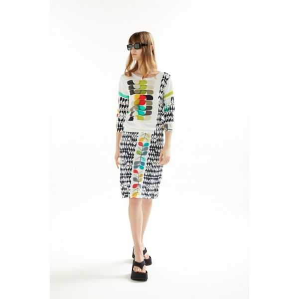 Boat neck sweater with 3/4 sleeves and Pop print double use