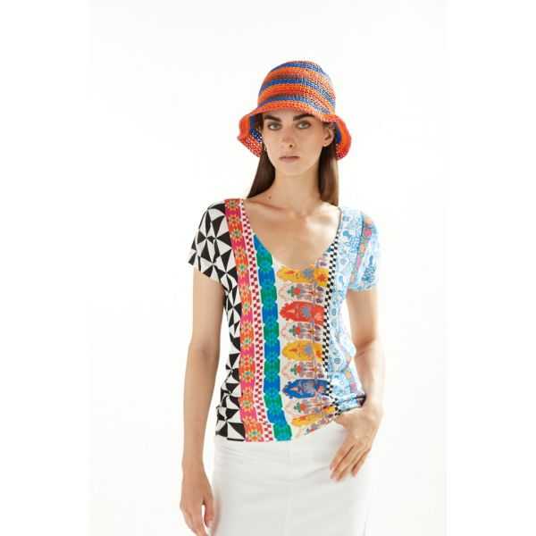 V neck sweater with short sleeves and Patchwork print double use