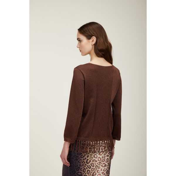 Maglia lurex con scollo a madonna e frange