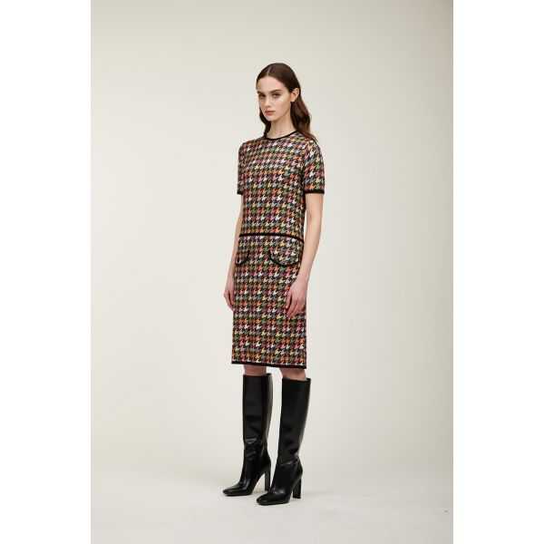 Dress with short sleeves and Pop print