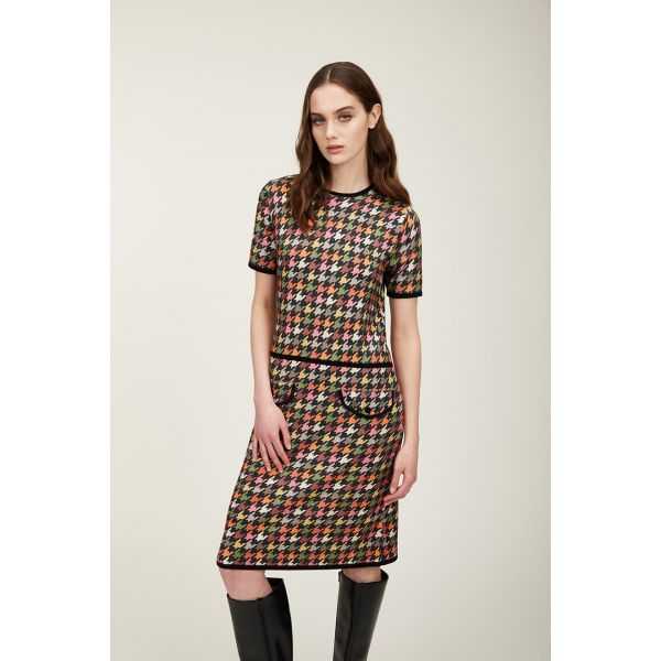 Dress with short sleeves and Pop print