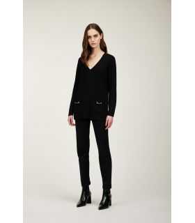 Maglia scollo v con morsetti su tasche