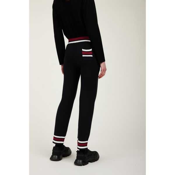 Pantaloni con bordi rigati