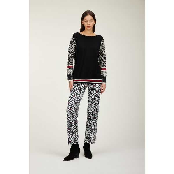 Oversize boatneck Sweater with double use Batik print