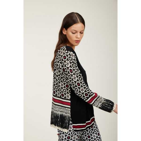 Oversize boatneck Sweater with double use Batik print