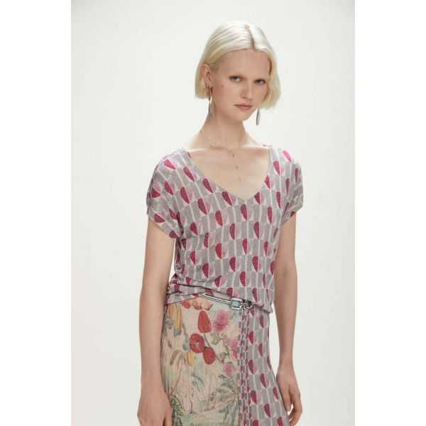 V neck top with Hearts print double use