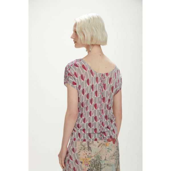 V neck top with Hearts print double use