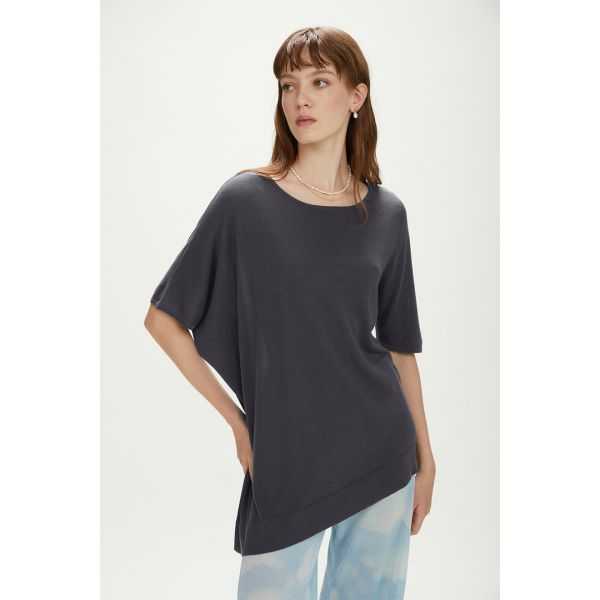 Asymmetric sweater