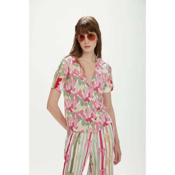 Short sleeve shirt with Ribbon print