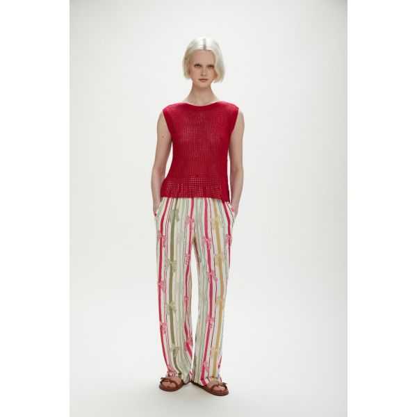 Knitted mesh top
