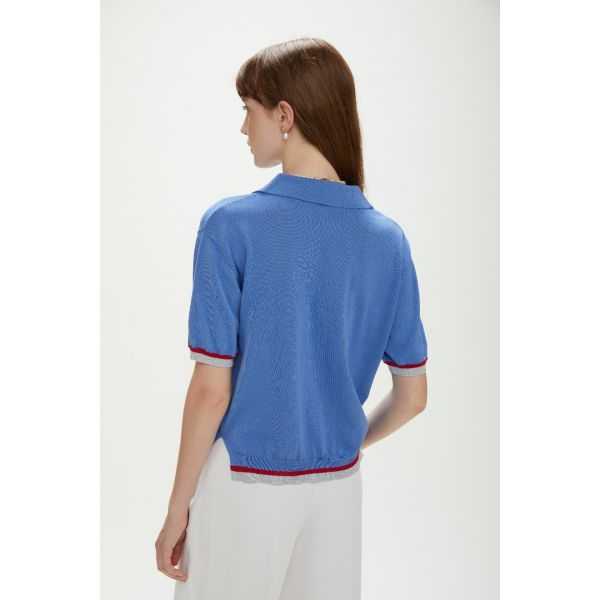 Polo shirt with contrasting edges
