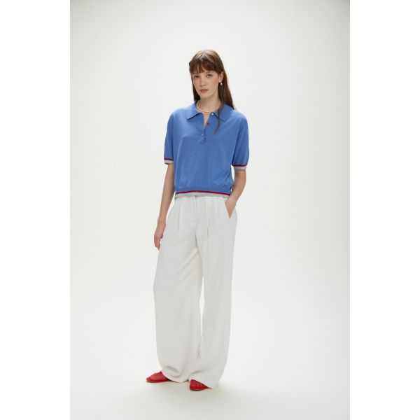 Polo shirt with contrasting edges