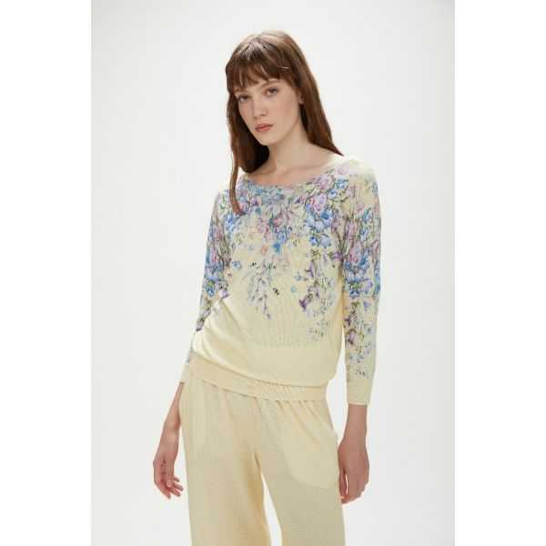 Fine knit pullover with floral print