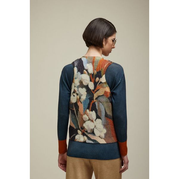 V neck vest with Camouflage pattern