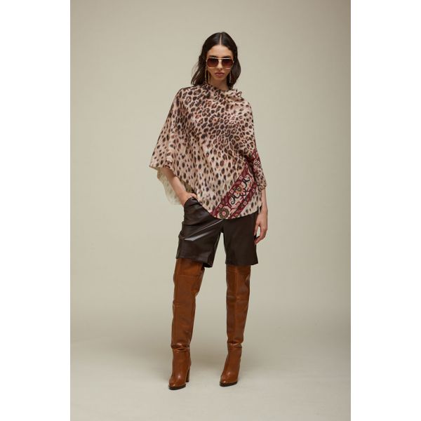 Poncho with Animalier print Double use