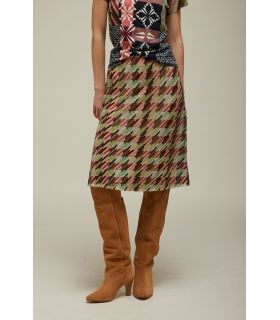 Kilt with Houndstooth	pattern