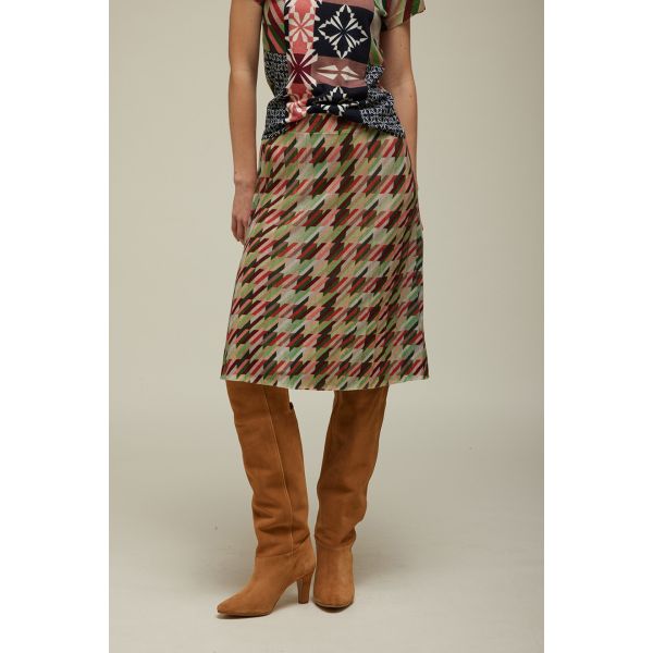 Kilt with Houndstooth	pattern