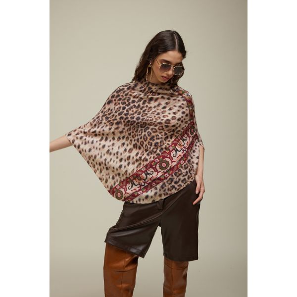 Poncho with Animalier print Double use