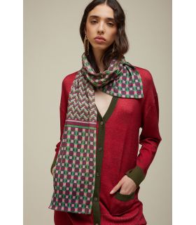 Scarf with Ties print Pattern