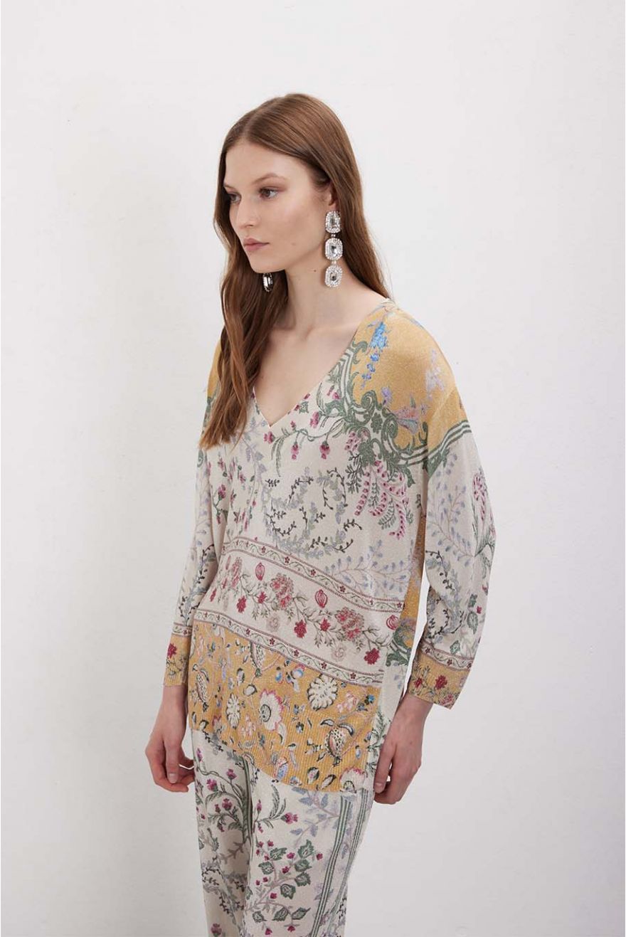 Maglia scollo a V over manica 3/4 in pattern Wallpaper