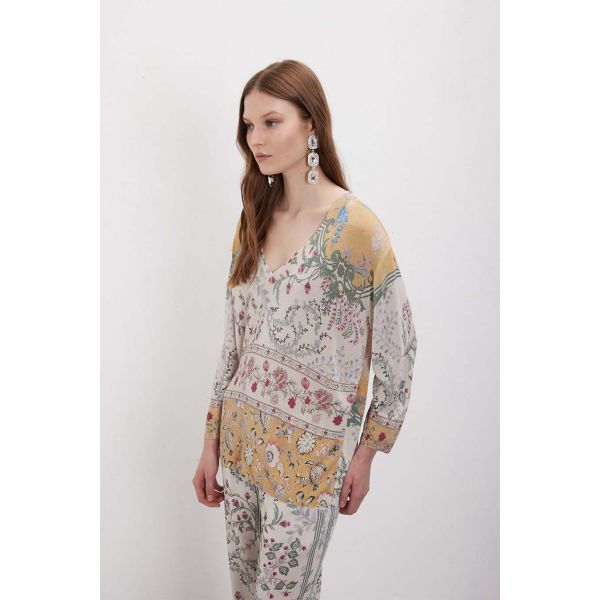 Maglia scollo a V over manica 3/4 in pattern Wallpaper