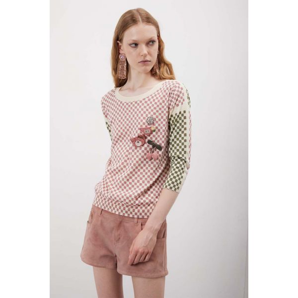 Maglia girocollo manica 3/4 a quadretti con spilli