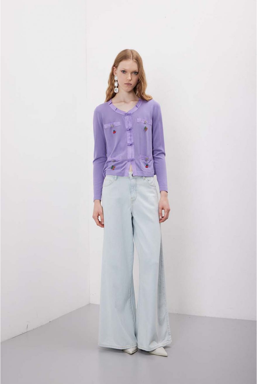 Giacca stile Chanel tinta unita con rifiniture in gros grain