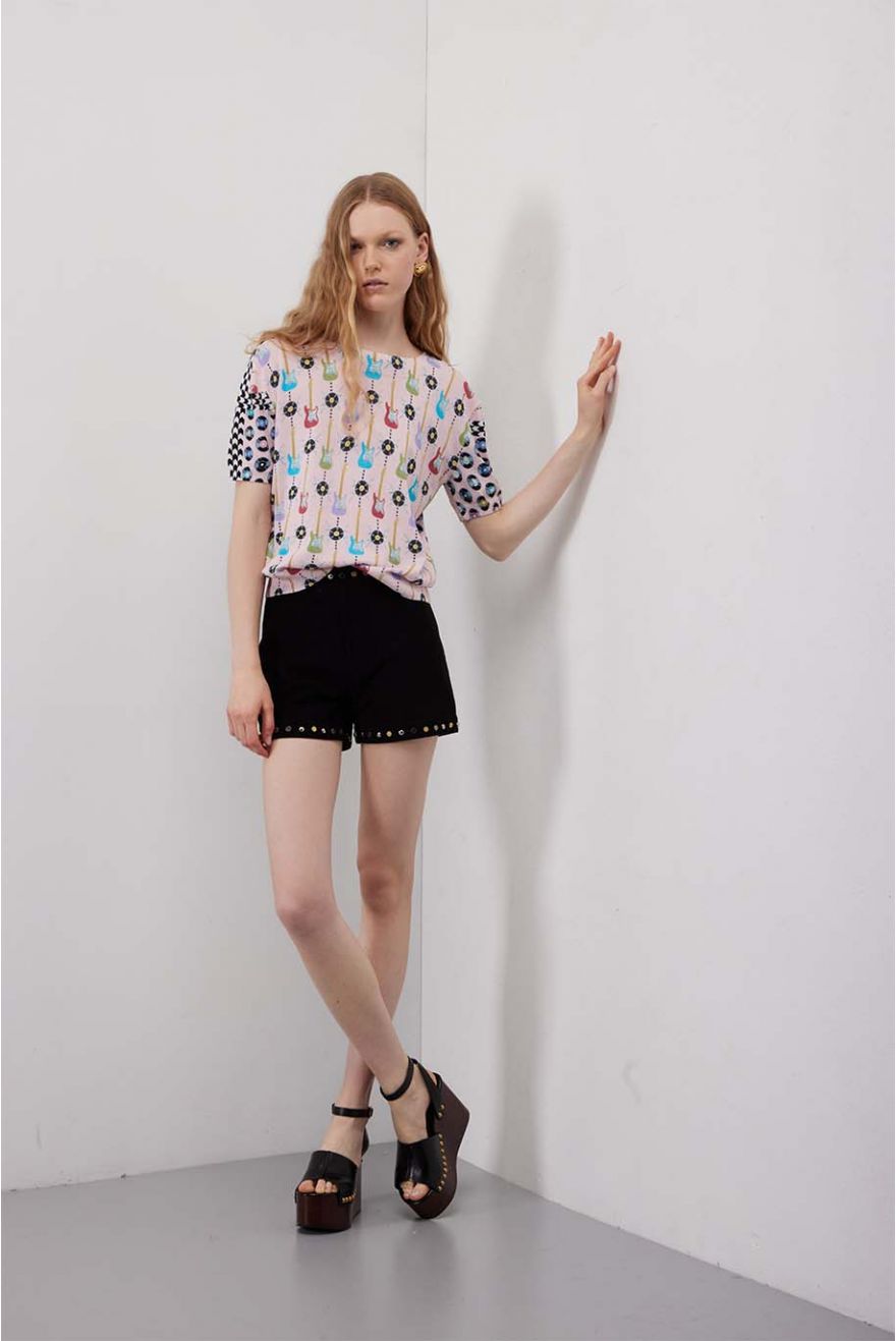 Maglia girocollo over corta con stampa Rock